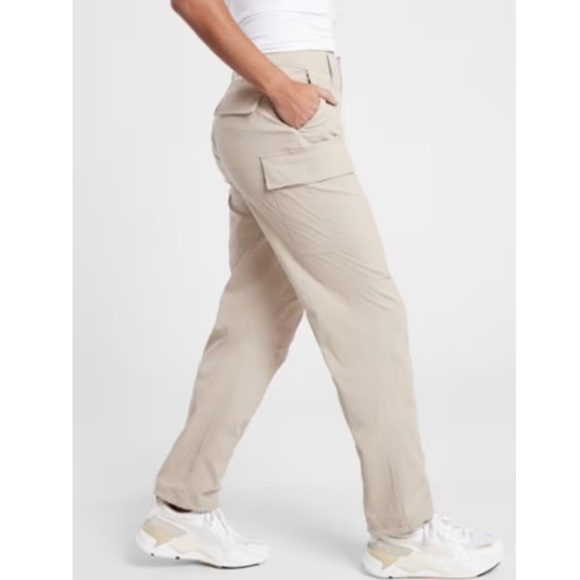 Athleta Beige Trekkie utility parachute Cargo Pants size L new with out tags